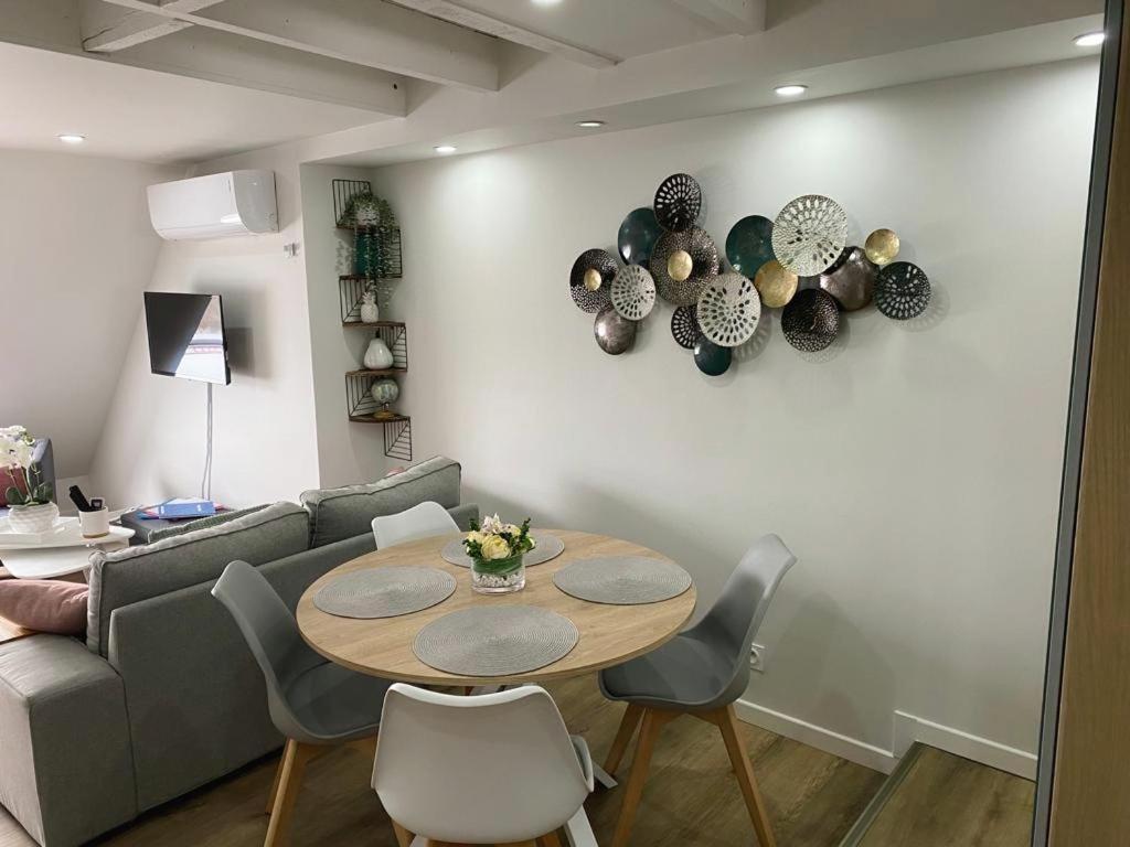 Comfortable Air-Conditioned T3 In The Heart Of Amboise With Parking Space Exterior foto